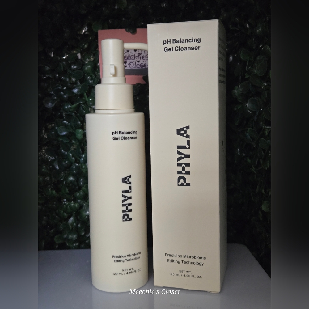 PHYLA  pH Balancing Gel Cleanser MSRP $30